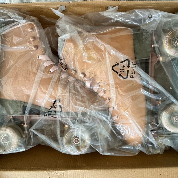 Rose gold Angel skates size 9 - Picture 2 of 2